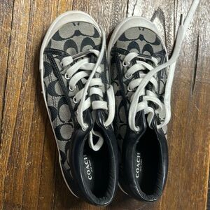 Super cute coach tennis shoes